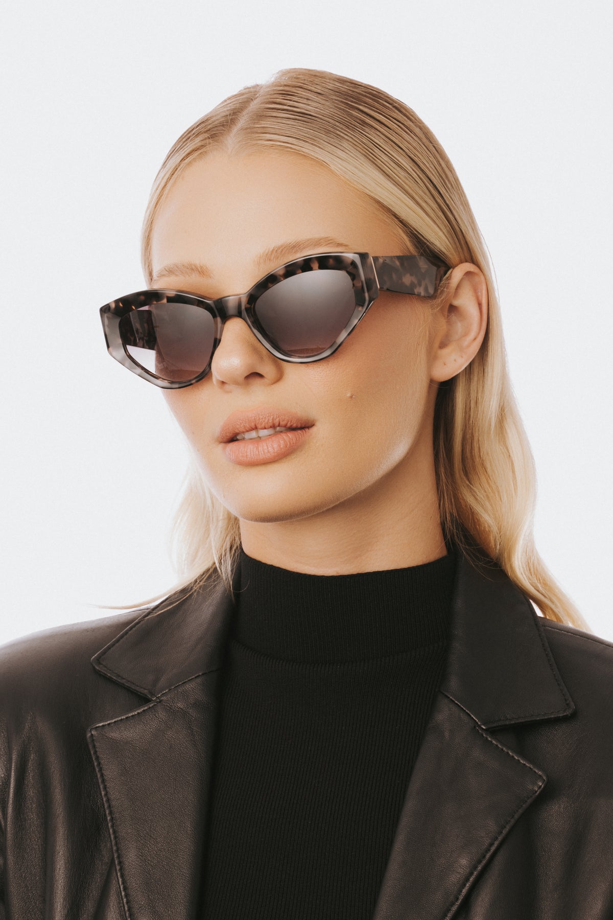 Bayonne | Chocolate Tortoise | lifestyle