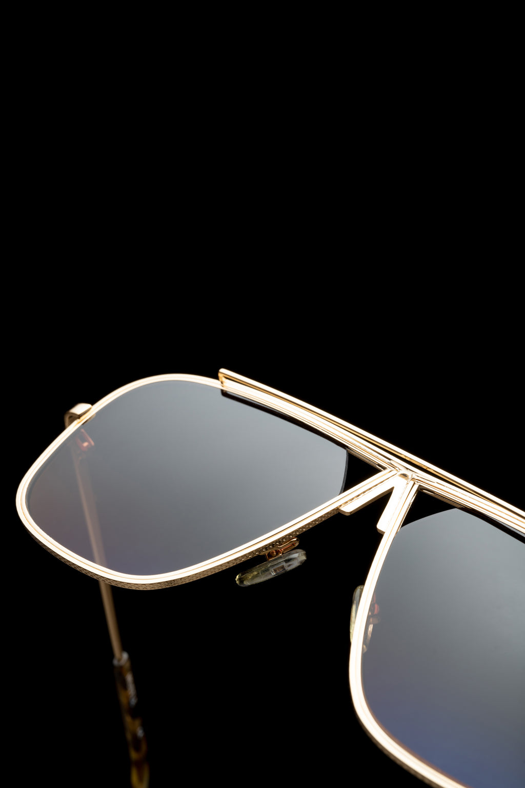 Hustle | Gold | detail