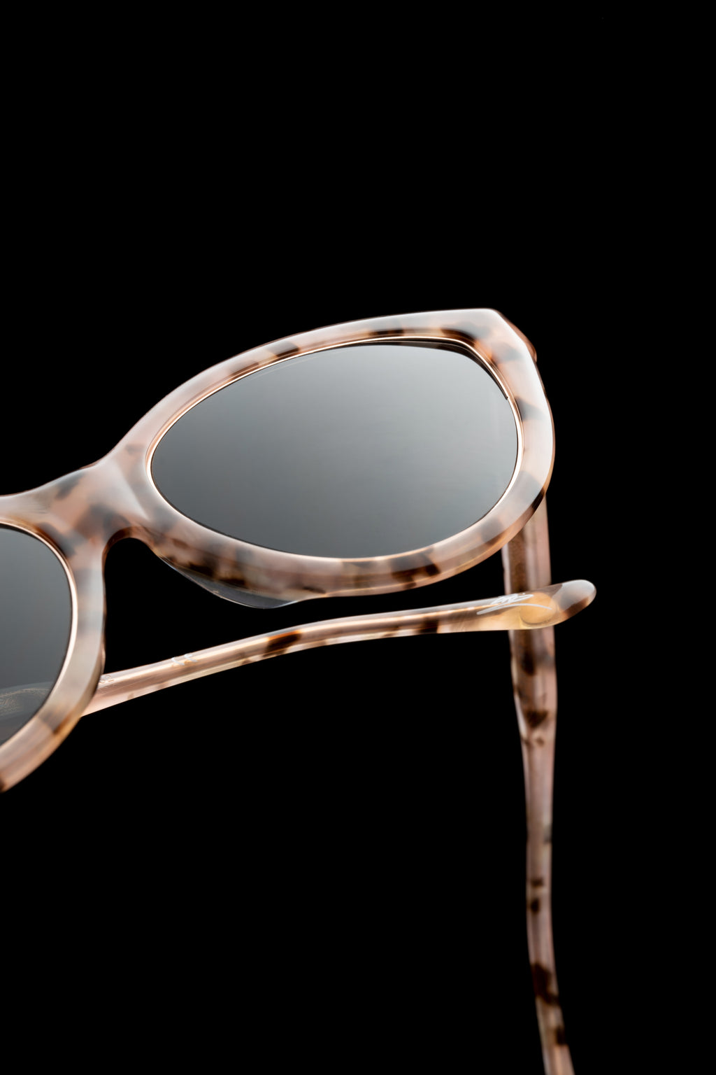 Le Chelle | Pink Tortoise | detail