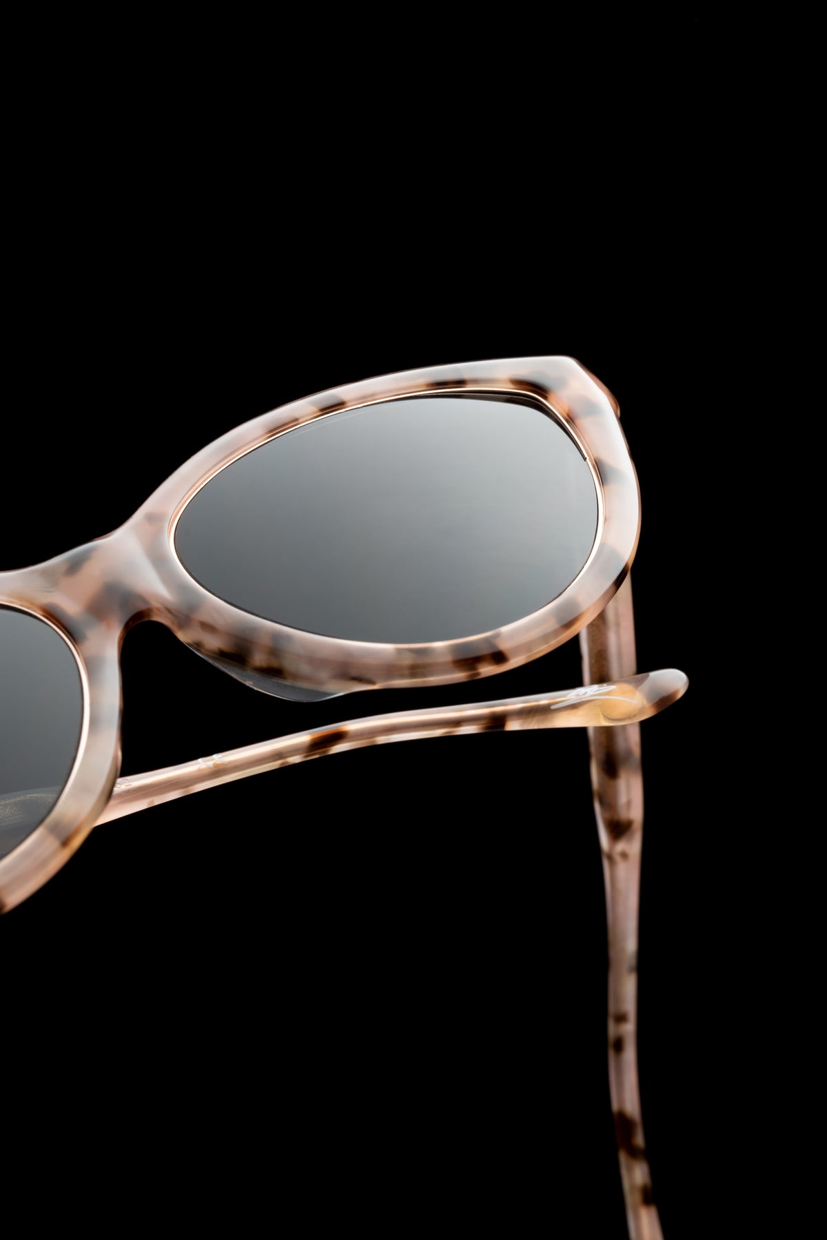 Le Chelle | Pink Tortoise | detail