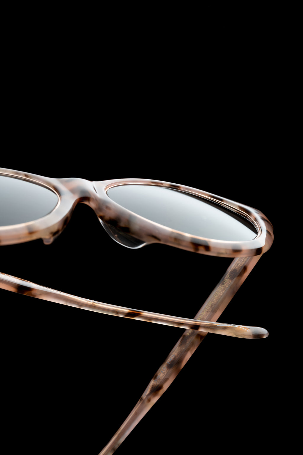 Le Chelle | Pink Tortoise | detail
