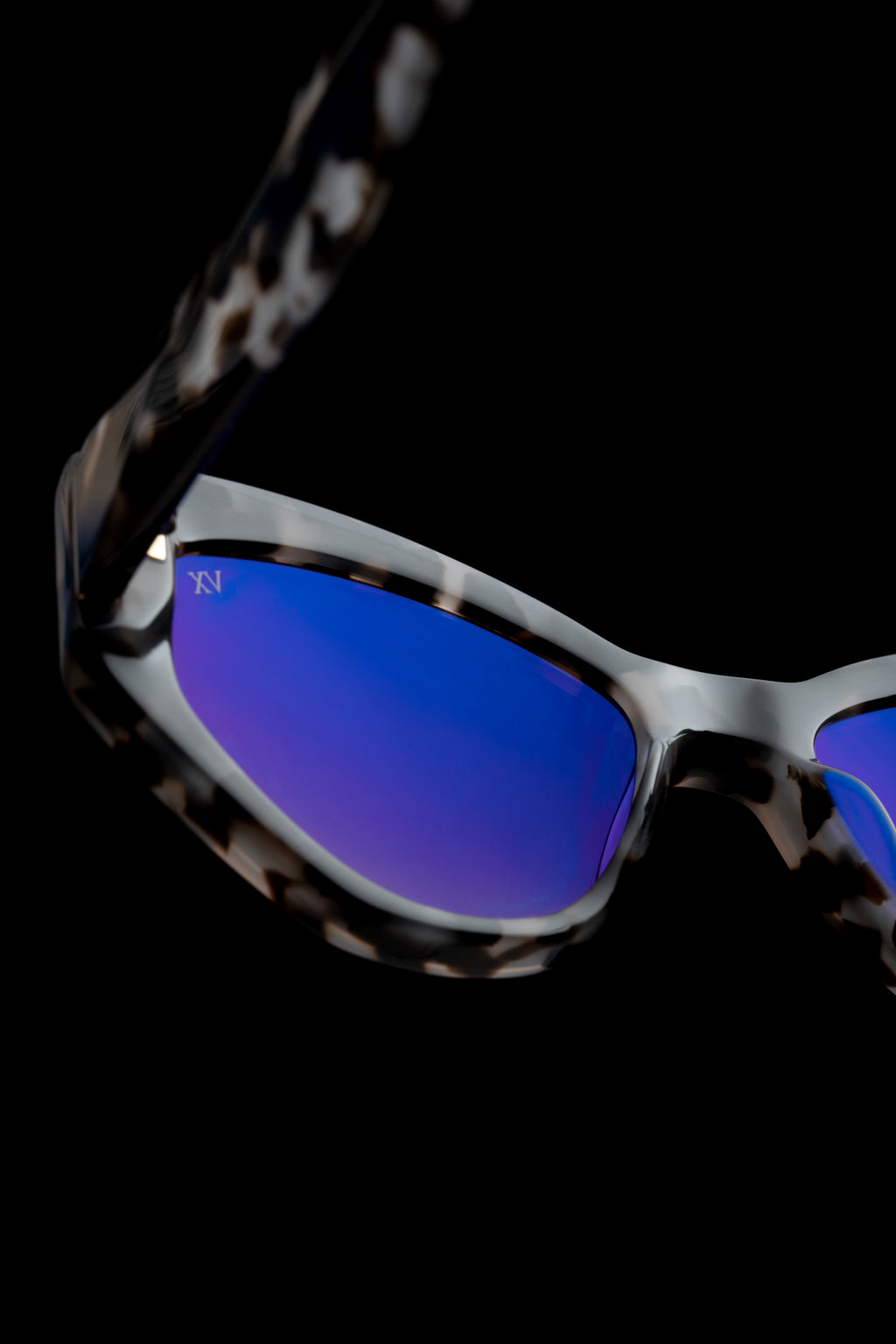Bayonne | Chocolate Tortoise | detail